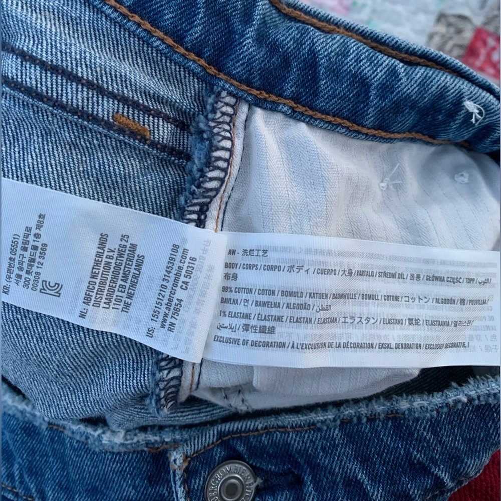 Abercrombie & Fitch the 90s Straight Ultra High Rise. Curve Love Jeans size 22. - Picture 7 of 8